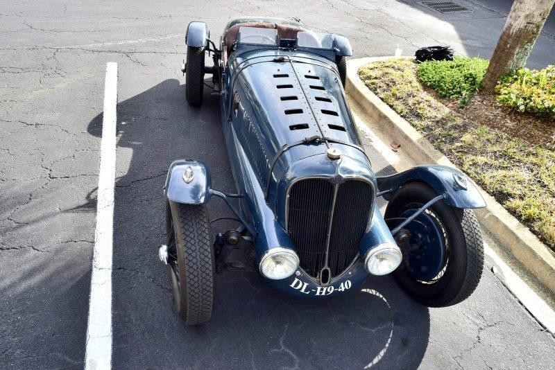 Припаркованный (или брошенный) Delahaye 135 S Competition Roadster во Флориде