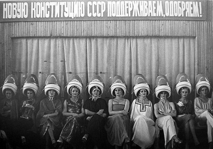 Начесы, бабетты и модельные стрижки: что происходило в салонах красоты в СССР