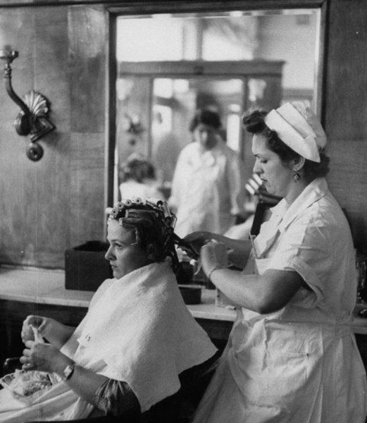 Начесы, бабетты и модельные стрижки: что происходило в салонах красоты в СССР