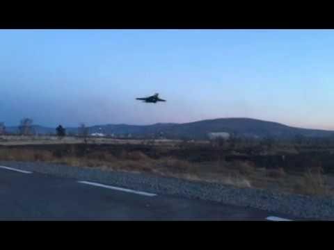 Экстремально низкий полет и падение Су-37 в Чите  