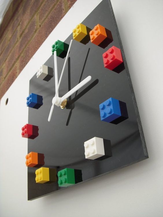 Часы и Lego