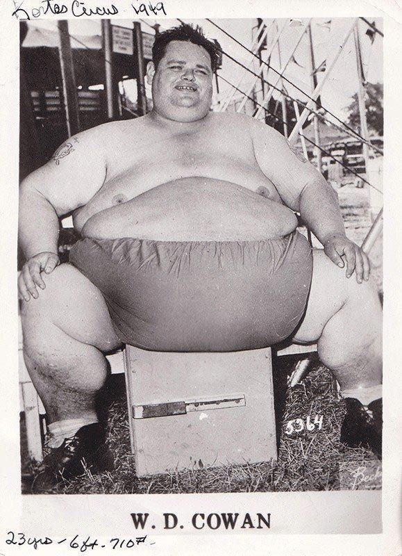 Некий W. D. Cowan, вес 710 фунтов, 1949 г  
