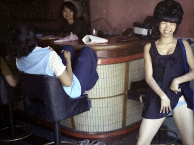  Вьетнамские проститутки времен войны во Вьетнаме  