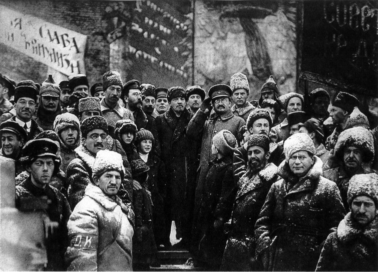  Большевики во главе с Лениным, зима 1917-1918 гг.  