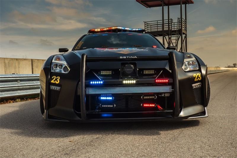 Nissan GT-R Pursuit 23