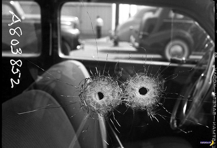 Две пули пробили стекло автомобиля, 10 октября 1942.