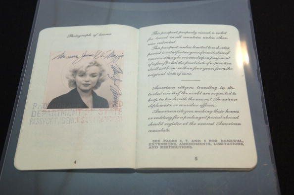 Паспорт Мерилин Монро, 1954 год.