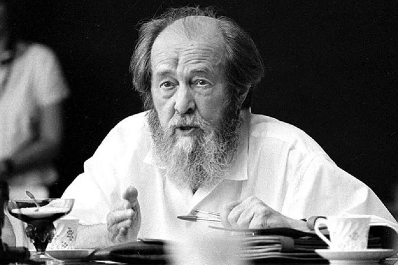 Как сидел в лагере «пролетарий» Солженицын