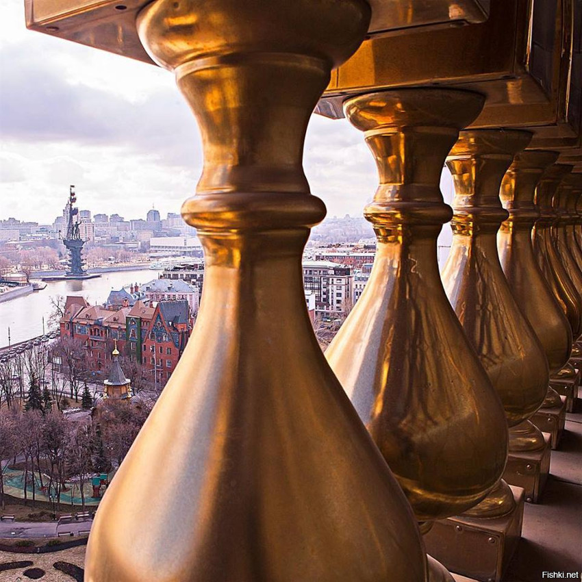 Прекрасные виды Москвы со смотровой площадки Храма Христа Спасителя