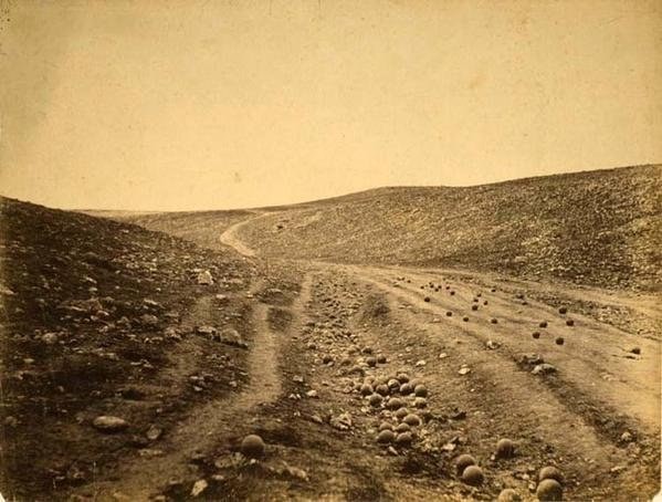 Долина, усыпанная ядрами пушек. Крымская воина 1853—1856 годы