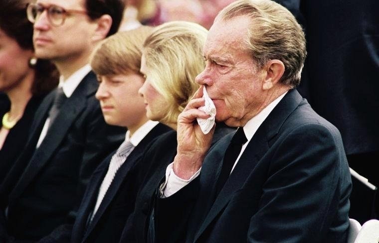 Ричард Никсон на похоронах своей жены, 26 июня 1993 года.