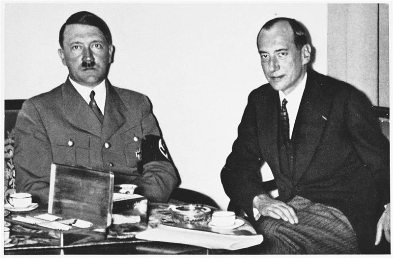 Польский министр иностранных дел Юзеф Бек и Гитлер