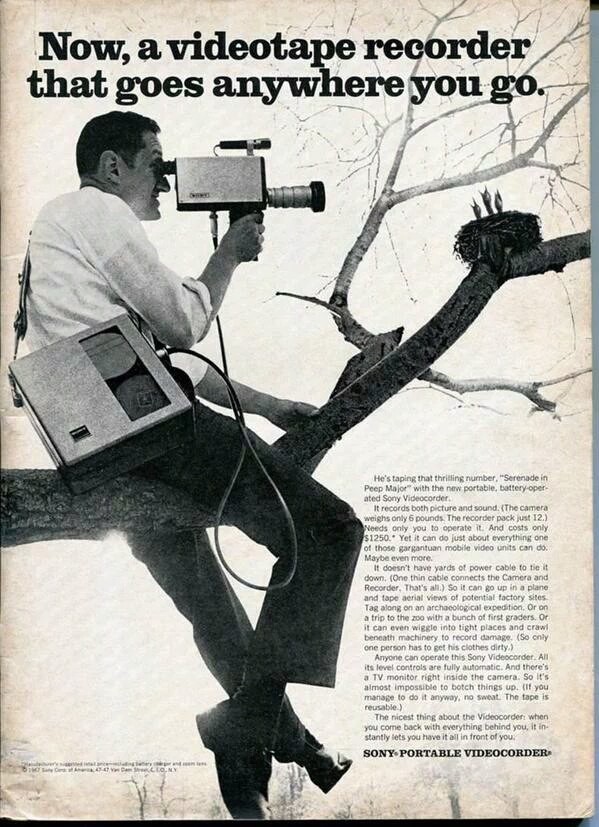 Реклама портативной видеокамеры Sony, 1967 год.
