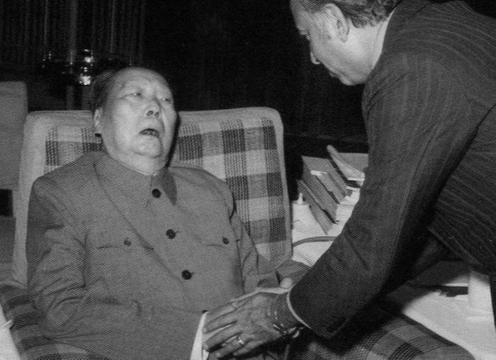 Последняя фотография Мао Цзэдуна с V премьер-министром Пакистана Бхутто в резиденции Чжуннаньхай, 27 мая 1976 года.
