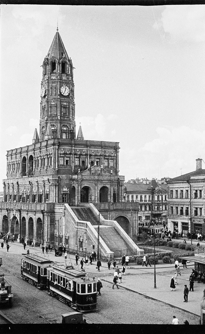 4. Садовое кольцо. Как известно, башня была разобрана в 30-х годах при реконструкции площади.