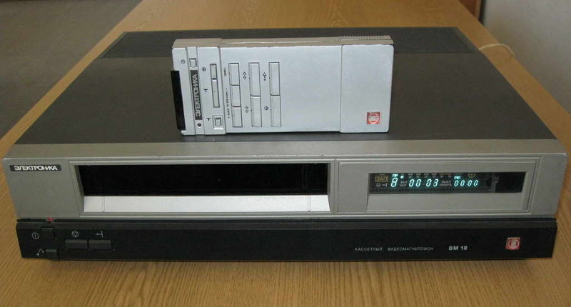 Но уже с 1987 года на рынке начала появляться целая плеяда различных моделей кассетников. Первой стала «ВМ-18»