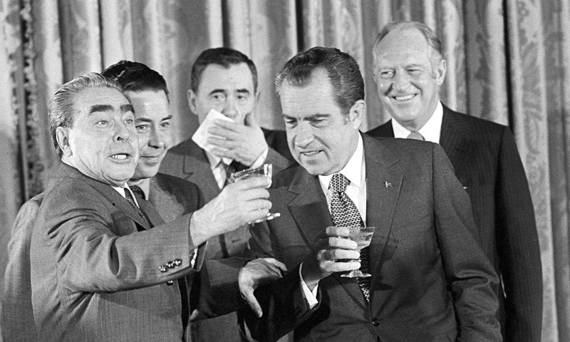 1973. Брежнев провозглашает тост за здоровье Никсона.