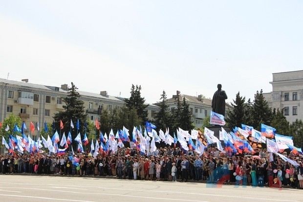 Представители более 20 стран посетили первомайские торжества в Луганске - Плотницкий