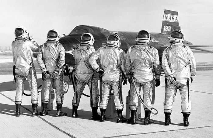 Как ведёт себя в космосе... член