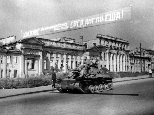 Фотографии советских военкоров с фронтов Великой Отечественной войны