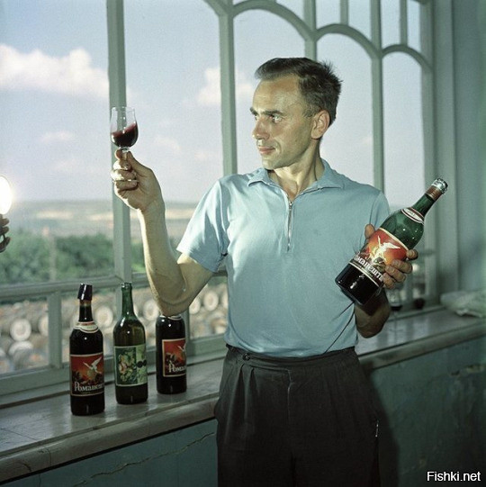 expert winemaker Ivan Aksentyuk, Soviet Union, 1965