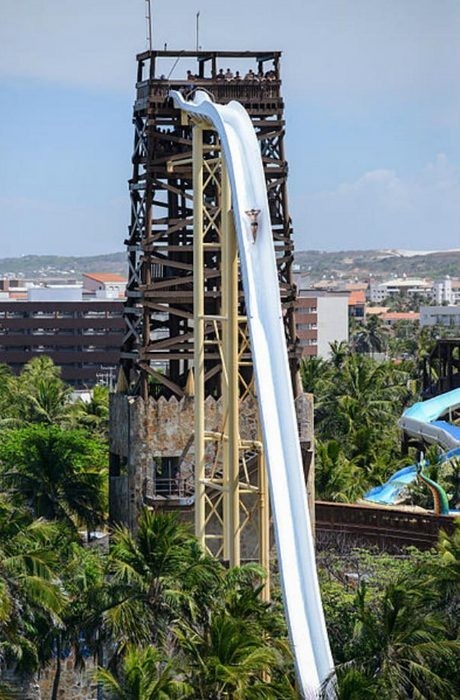 13. «Insano Water Slide»