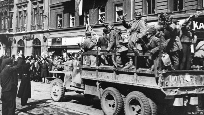 Грандиозная фальсификация в Чехии: Прагу, мол, в мае 1945-го освобождали... янки!