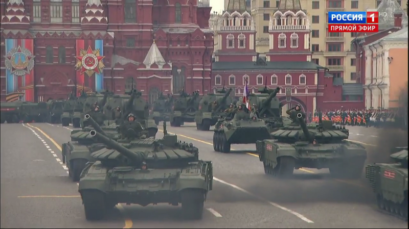 Обзор военной техники на Параде Победы