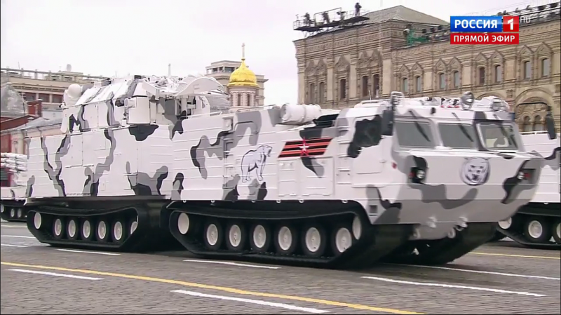 Обзор военной техники на Параде Победы