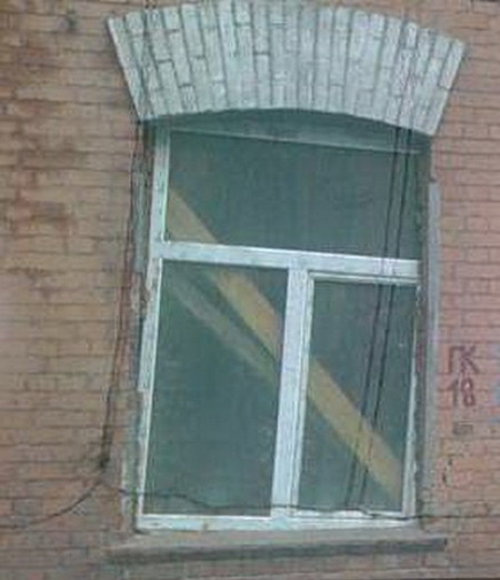 Кривое окно