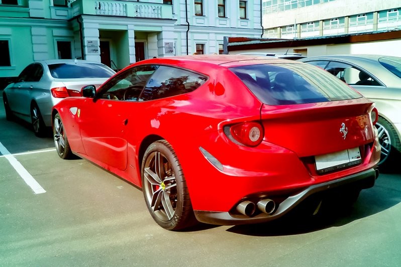 Владелец Ferrari хочет отсудить более 18 миллионов рублей из-за коррозии на кузове