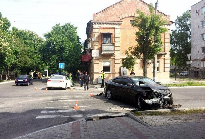 Авария дня. Девушка-пешеход чудом не пострадала в ДТП