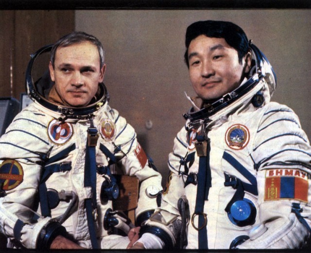 Сегодня, 13 мая, день рождения у космонавта Владимира Джанибекова