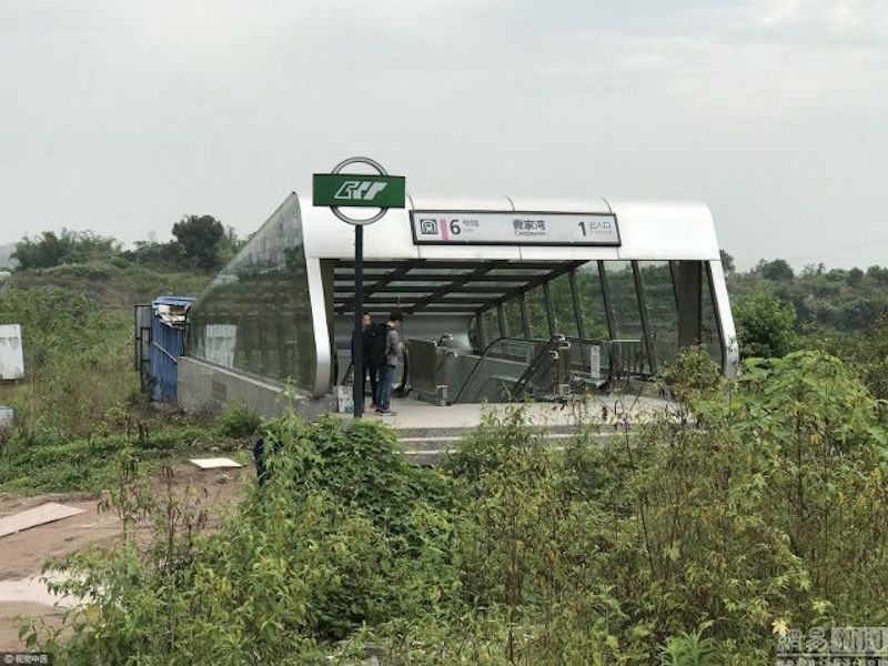 Выход в никуда: в Китае работает самая одинокая и ненужная станция метро
