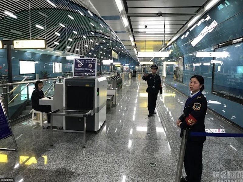 Выход в никуда: в Китае работает самая одинокая и ненужная станция метро