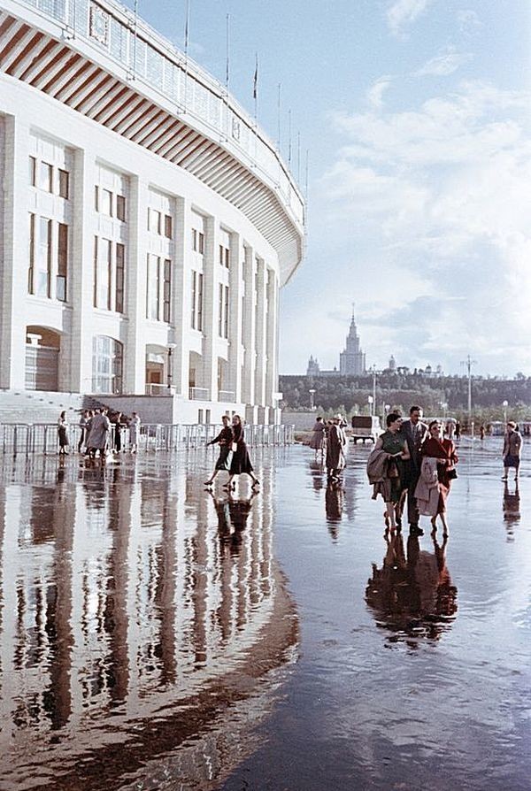 27. Москва после дождя.
