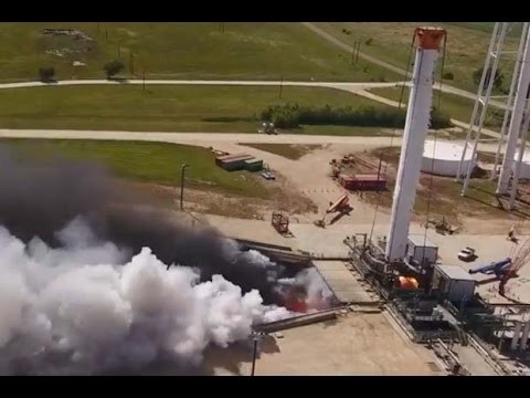 SpaceX провела испытания основного двигателя первой ступени своей тяжёлой ракеты 