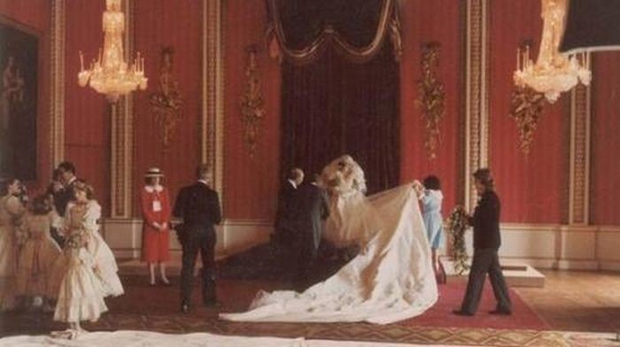 Неизвестные фото со свадьбы принцессы Дианы.