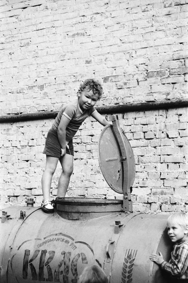  Мальчик и бочка с квасом, 1980–е годы, Ижевск