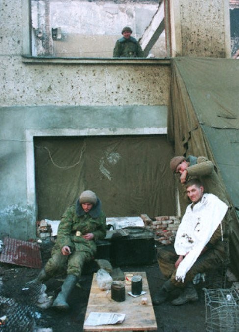 Солдатский быт во время войны, Грозный, январь 1995 года.