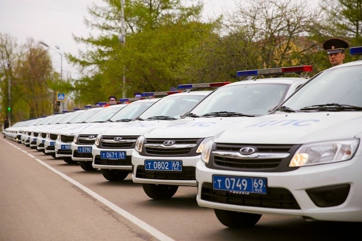 Подразделения ГИБДД Тверской области получили 27 новых автомобилей