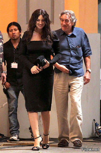 Моника показать слоника)