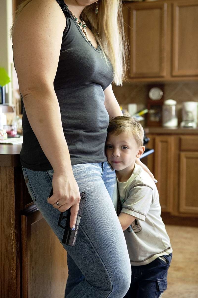 В обнимку с пистолетами: Образ жизни современных техасских дам