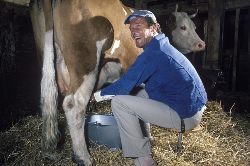 Роджер Мур на ферме в Швейцарии