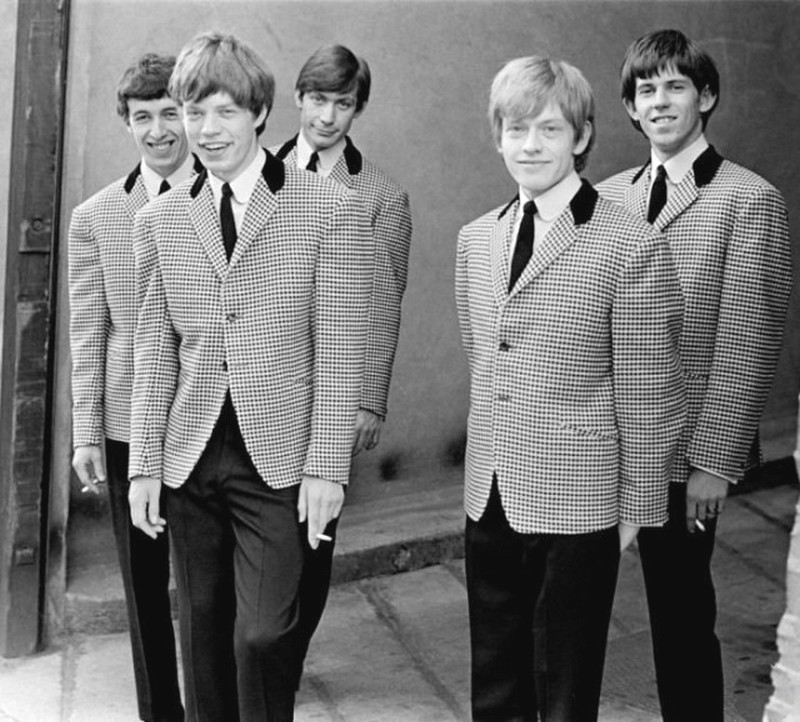 56. Ранний снимок группы Роллинг Стоунс в 1963 году.