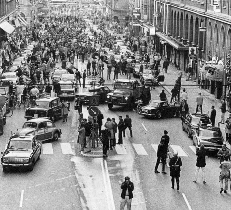 13. День, когда в Швеции вступил в силу закон о смене левостороннего движения на правостороннее, 1967 год.