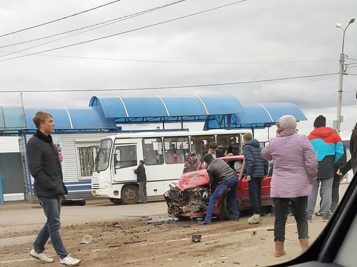 ДТП с участием пассажирского автобуса в Воткинске