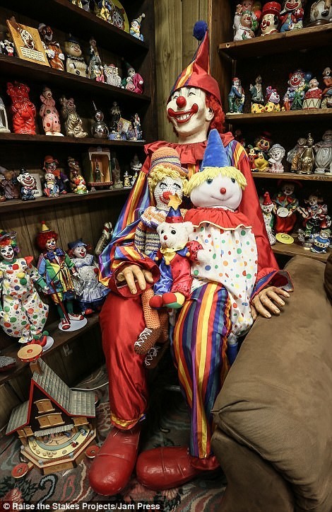 В мотеле клоунов вы не заснете от страха!