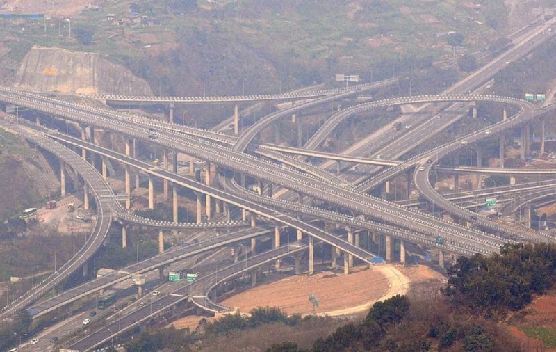 Строительство пятиуровневой транспортной развязки началось в 2009 году