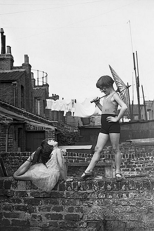 12. Первое выступление.  Дворы восточных окраин Лондона. 1935 год.